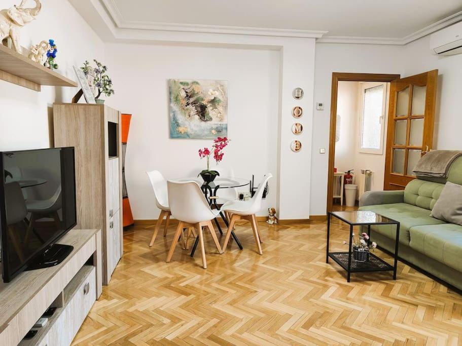 Apartamentos Turisticos Seviro Madrid Eksteriør bilde